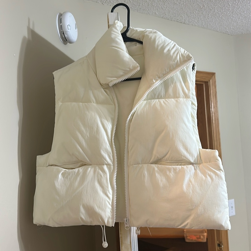 white cropped puffer